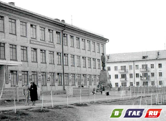 Сколько лет шахтеру? Сколько лет шахтеру?