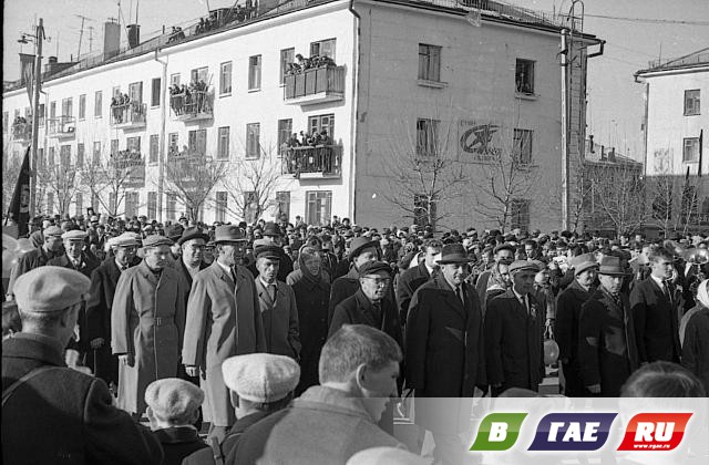 Молодой Гай празднует Первомай Молодой Гай празднует Первомай