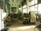 Были на лице улыбки, а сейчас они поникли ( о заводе игрушки)