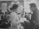 Были на лице улыбки, а сейчас они поникли ( о заводе игрушки)