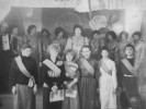 Были на лице улыбки, а сейчас они поникли ( о заводе игрушки)