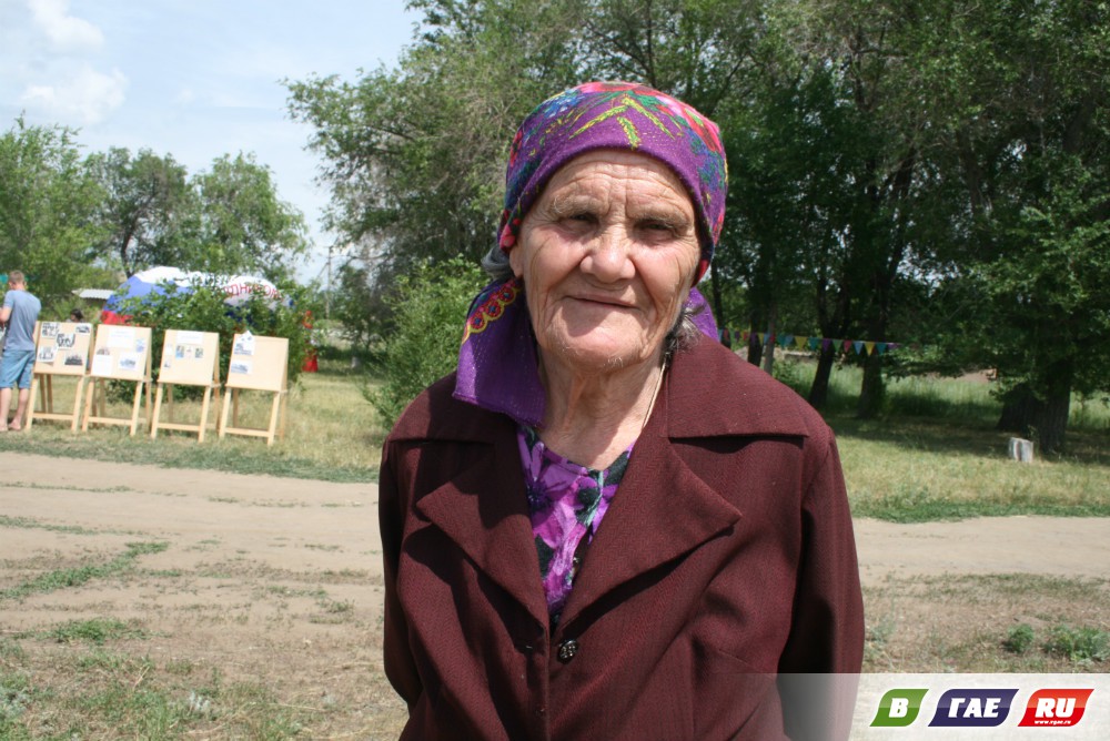 За буферной плотиной Урал бежит, как встарь