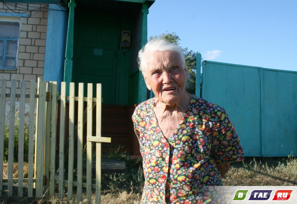 «Роды принимала и на мазутном пиджаке, и на соломе»