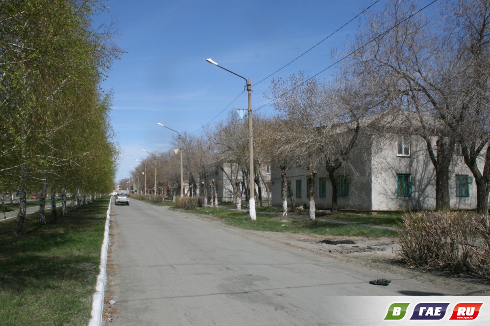 Синие комбезы, красные косынки….