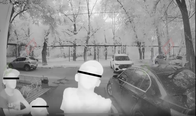 Малолетки украли два велосипеда из подъезда