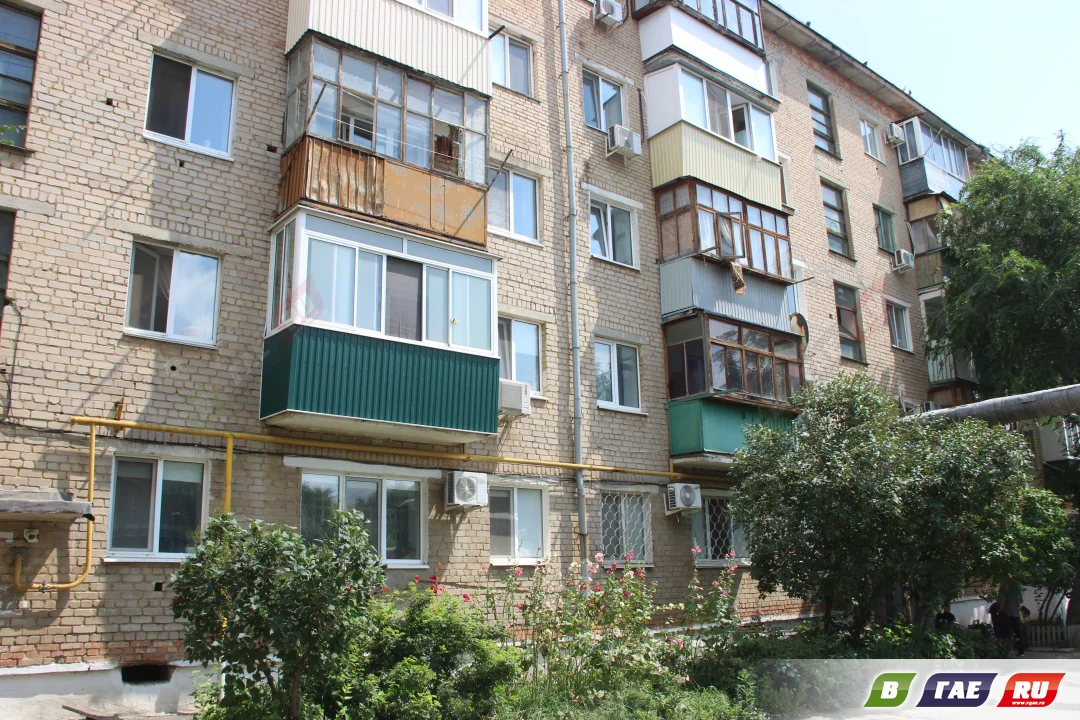 Спасатели вскрыли дверь и обнаружили тело мужчины Спасатели вскрыли дверь и обнаружили тело мужчины