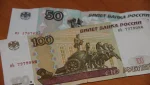 Конфликт разгорелся из-за выброшенного мусора. Женщина на балконе высказалась грубо