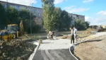 В сквере на ул. Орской асфальтируют дорожки