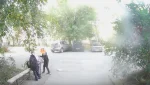 Спутал мусорки. Мальчик положил пакет с бытовыми отходами в придомовую урну