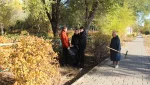 Гайский субботник. Даже в «Чертаново» пришли с граблями и метлами